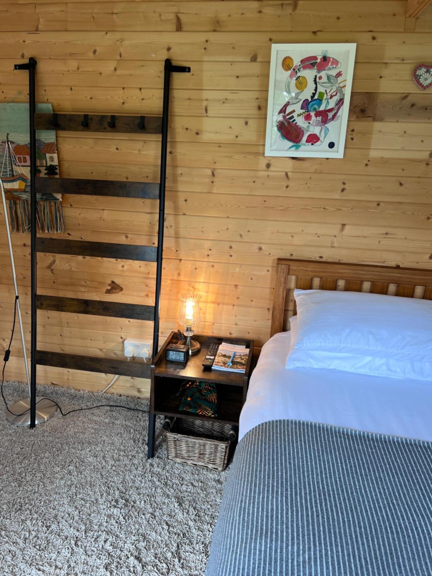 The Cabin Bradford-On-Avon Eksteriør bilde
