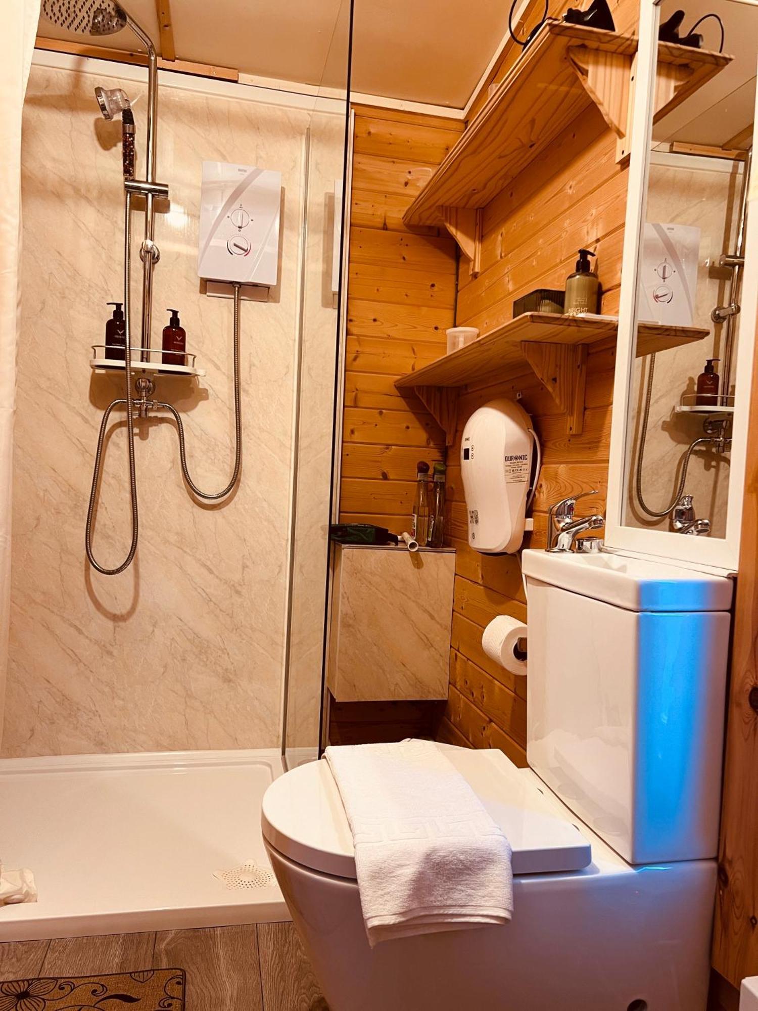 The Cabin Bradford-On-Avon Eksteriør bilde