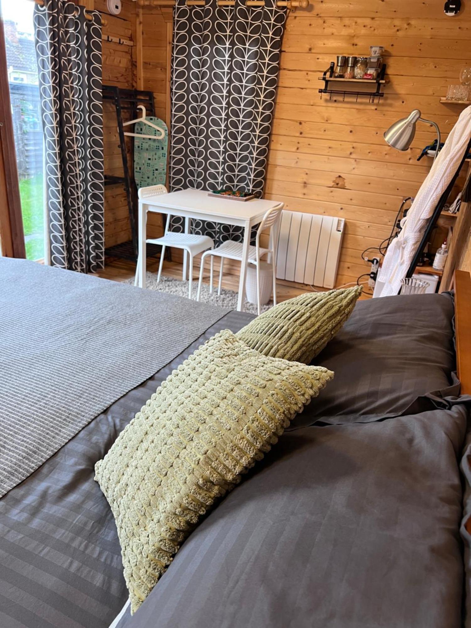 The Cabin Bradford-On-Avon Eksteriør bilde
